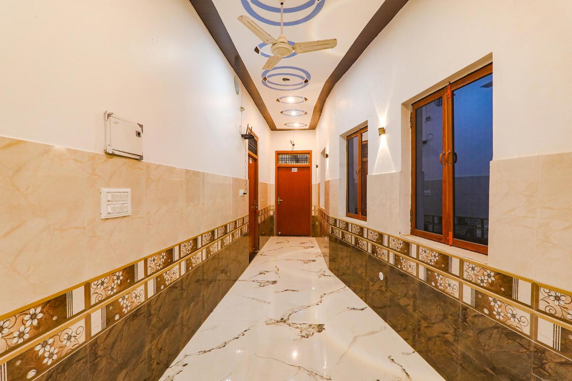 Hotel Fabexpress Shree Siya Raman - 500M From Shri Ram Janam Bhumi Ayodhya Esterno foto