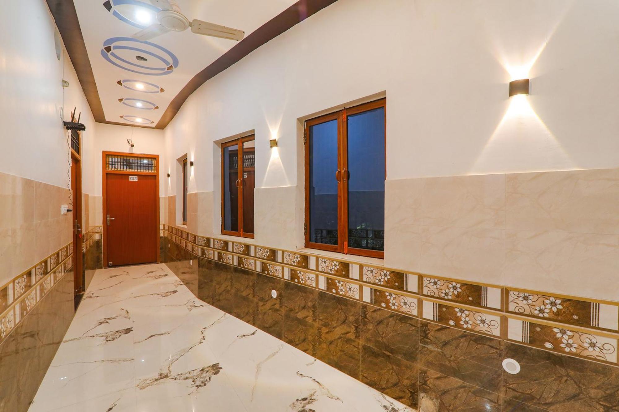 Hotel Fabexpress Shree Siya Raman - 500M From Shri Ram Janam Bhumi Ayodhya Esterno foto